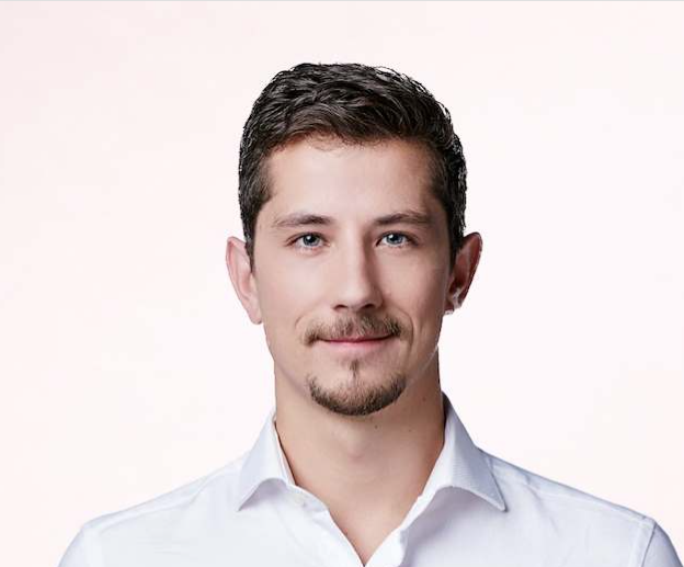 Aron Büche